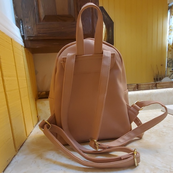 Backpack - Picture 2 of 4